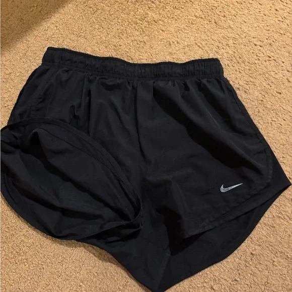 Nike Black Athletic Shorts Lightweight Moisture-Wicking - Picture 3 of 5